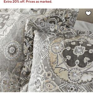 Pottery Barn Jacquelyn Medallion SET of 2 Standard Shams